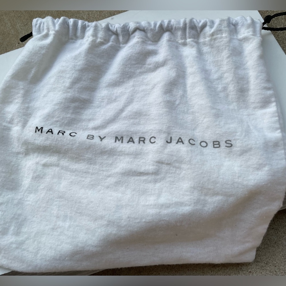 Marc by Marc Jacobs GUC Black Leather Zippered Wristlet Clutch Purse w/ Dust Bag - Picture 13 of 13